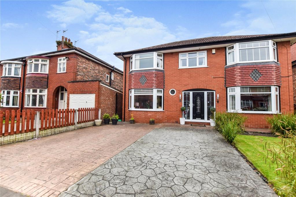 Southlands Avenue, Eccles, M30 4 bed detached house £450,000