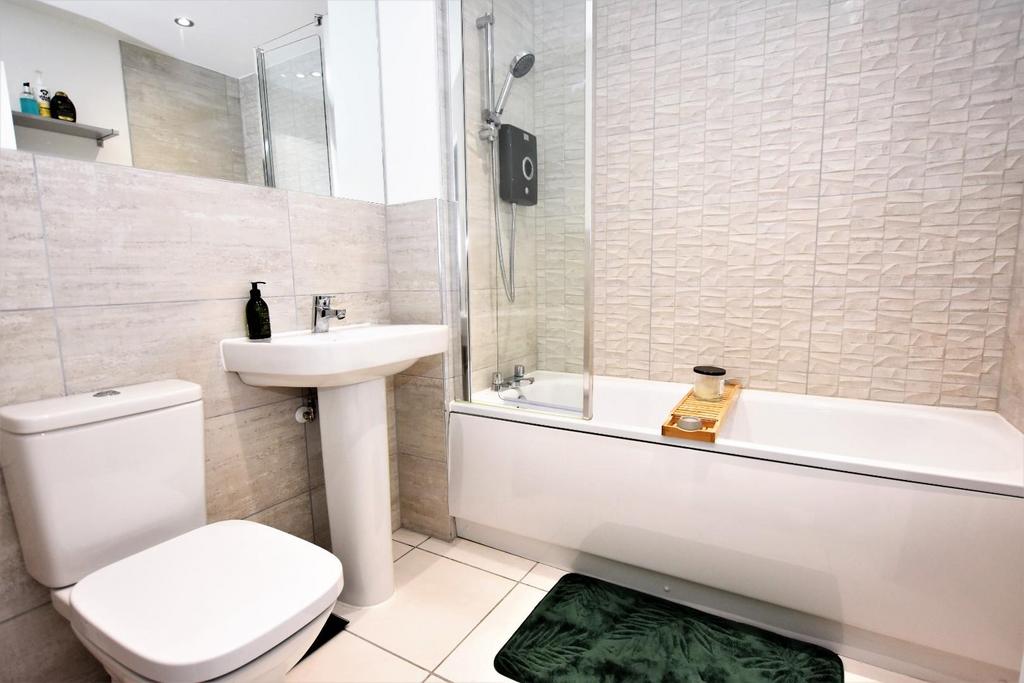 Bathroom.JPG