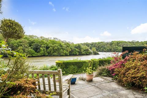 8 Bar Meadows, Malpas, Truro, TR1 1SS
