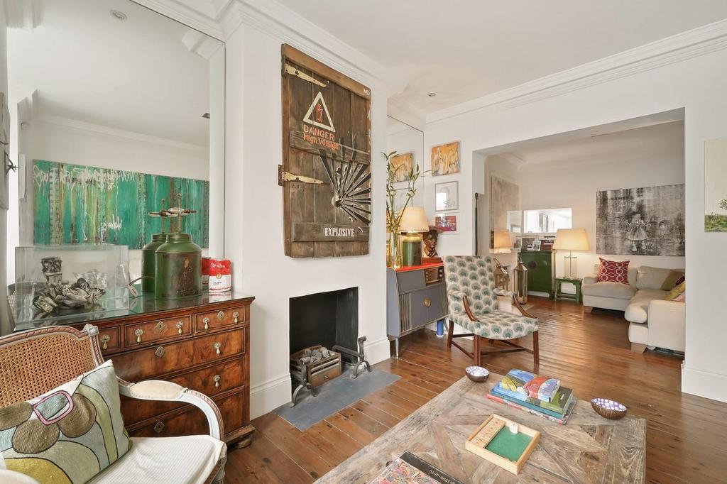 Reception room into bay window