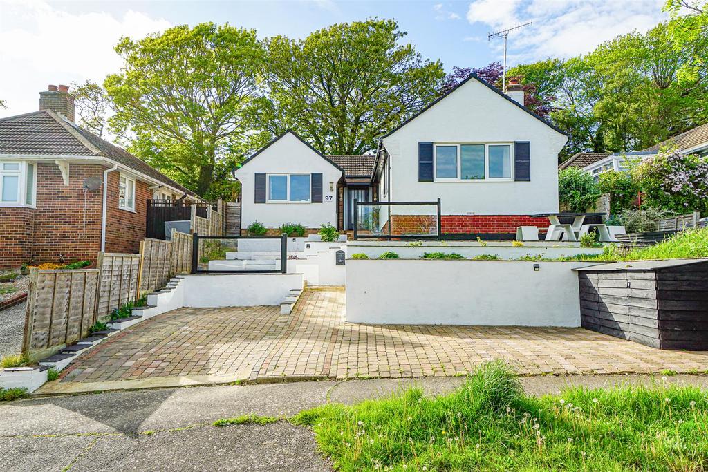 Collinswood Drive, St. LeonardsOnSea 4 bed detached bungalow for sale