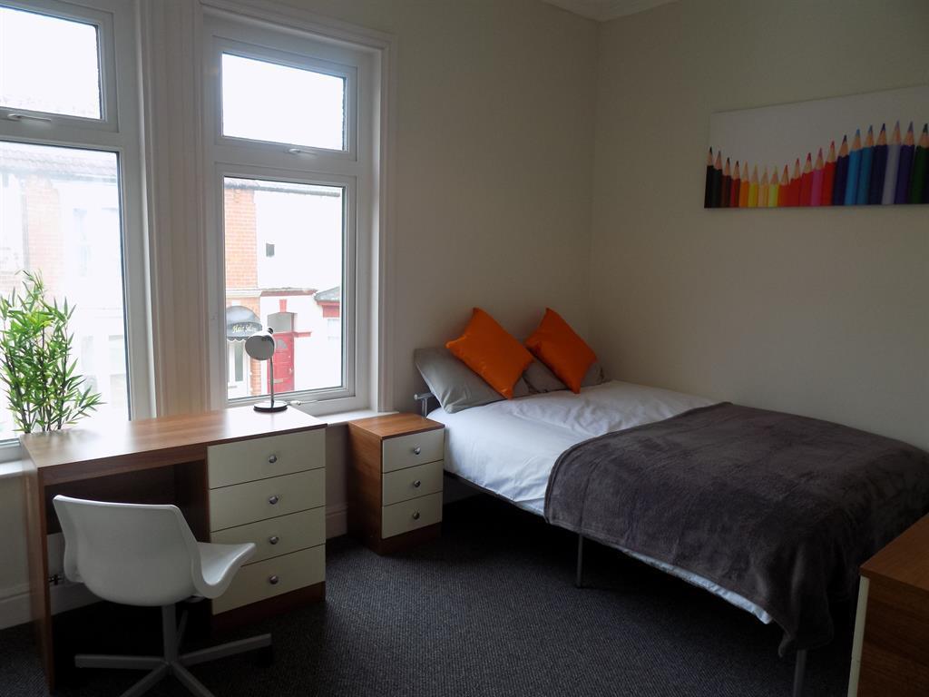 Clifton Street, Middlesbrough, TS1 4BZ 4 bed private hall to rent £455 pcm (£105 pw)