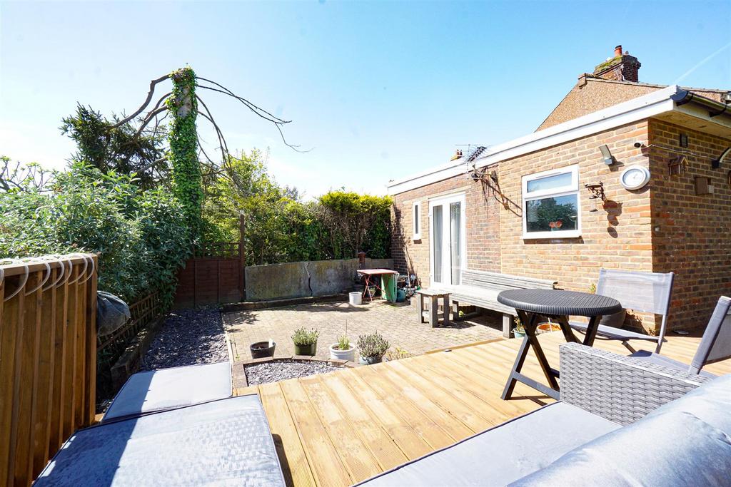 Vale Road, St Leonardsonsea 4 bed flat £375,000