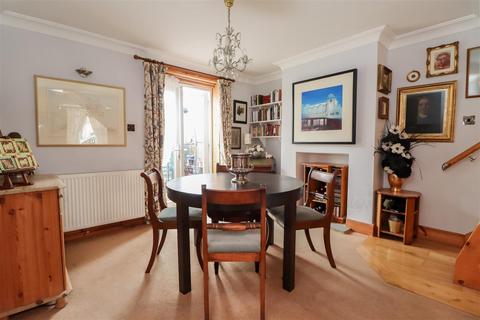 1 Spencers Road, Horsham, RH12 2JQ