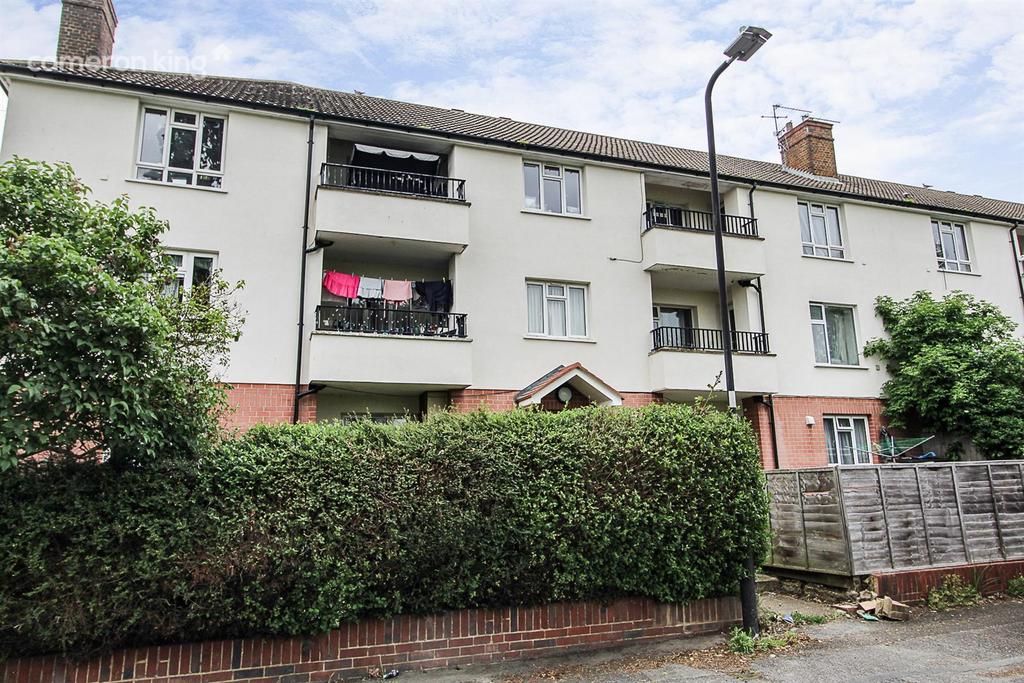 Reddington Drive, Langley 2 bed flat for sale £220,000