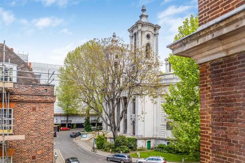 Flat 3, 40 Smith Square, London, SW1P 3HL