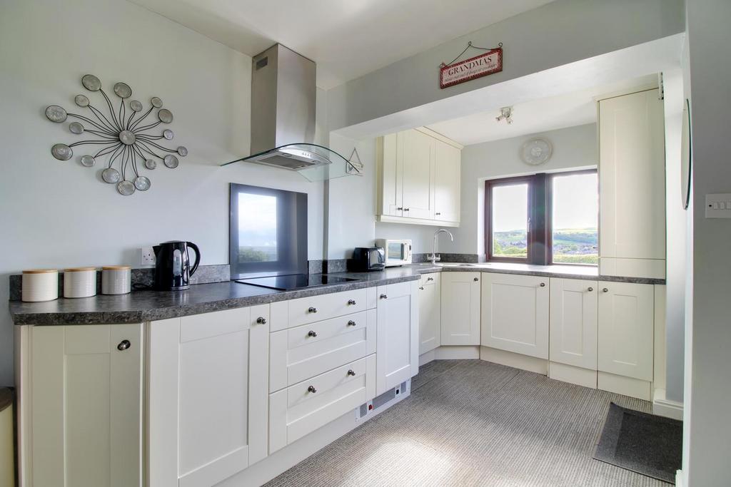 Kitchen (1).jpg