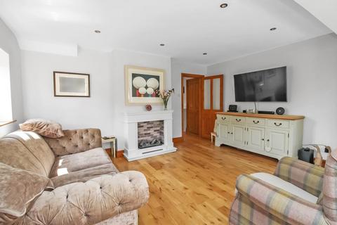 2 Gables Court, Dishforth, Thirsk, YO7 3LT