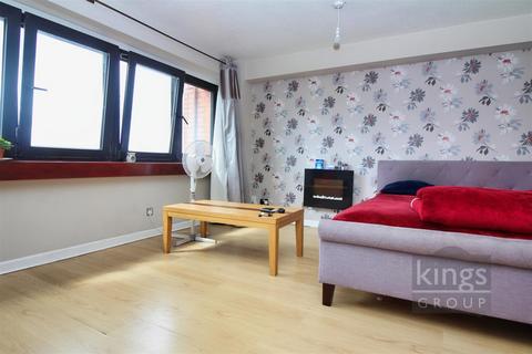 1 bedroom flat for sale, Nettswell Tower, Harlow