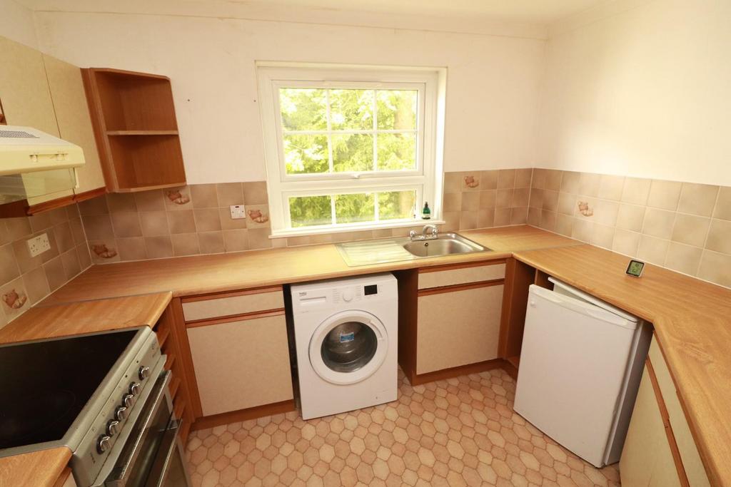 Rockwood House, North Yate 2 bed flat £210,000
