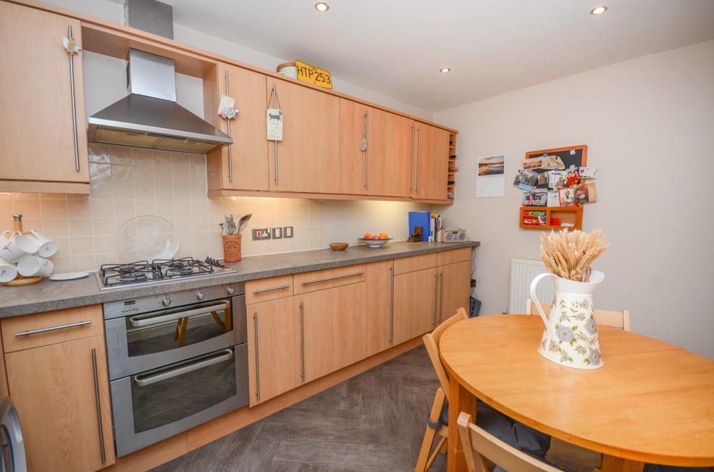 Kitchen pic 3.jpg