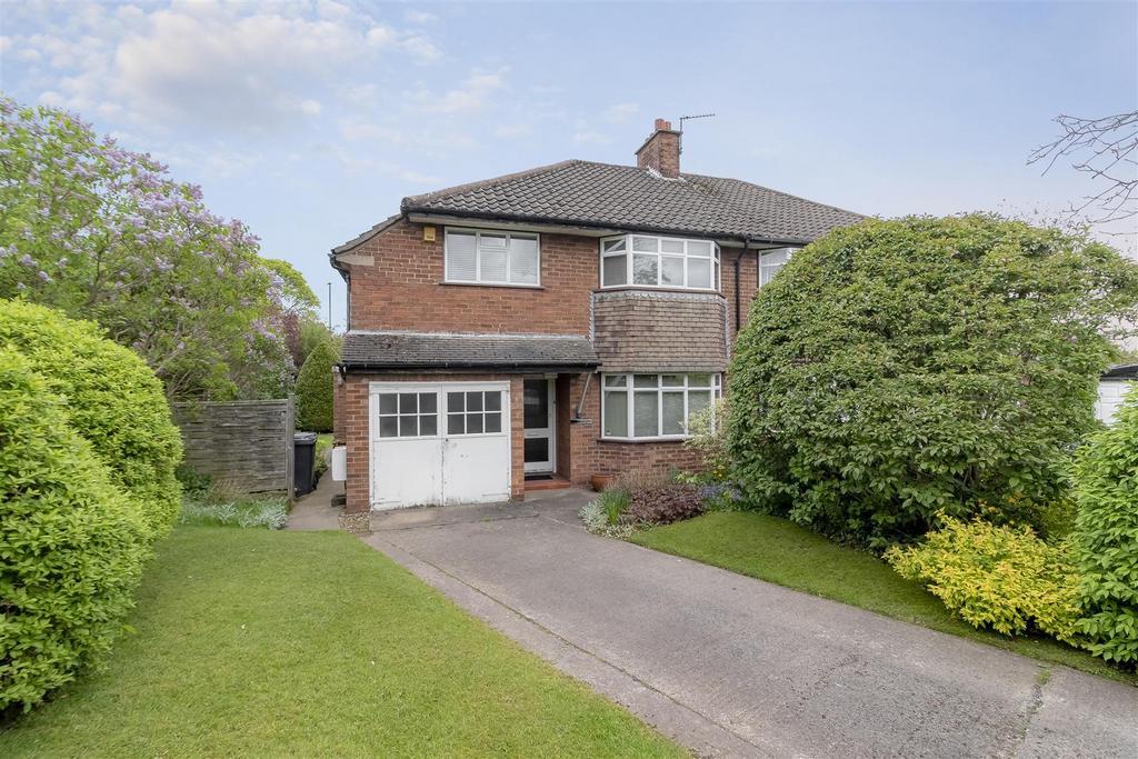 Wynmore Drive, Bramhope, Leeds 3 bed semidetached house for sale £