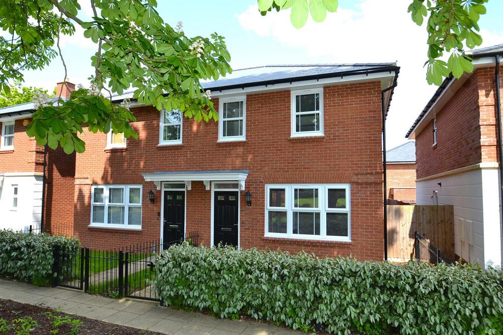 Harper Lane, Radlett 3 bed semidetached house for sale £540,000