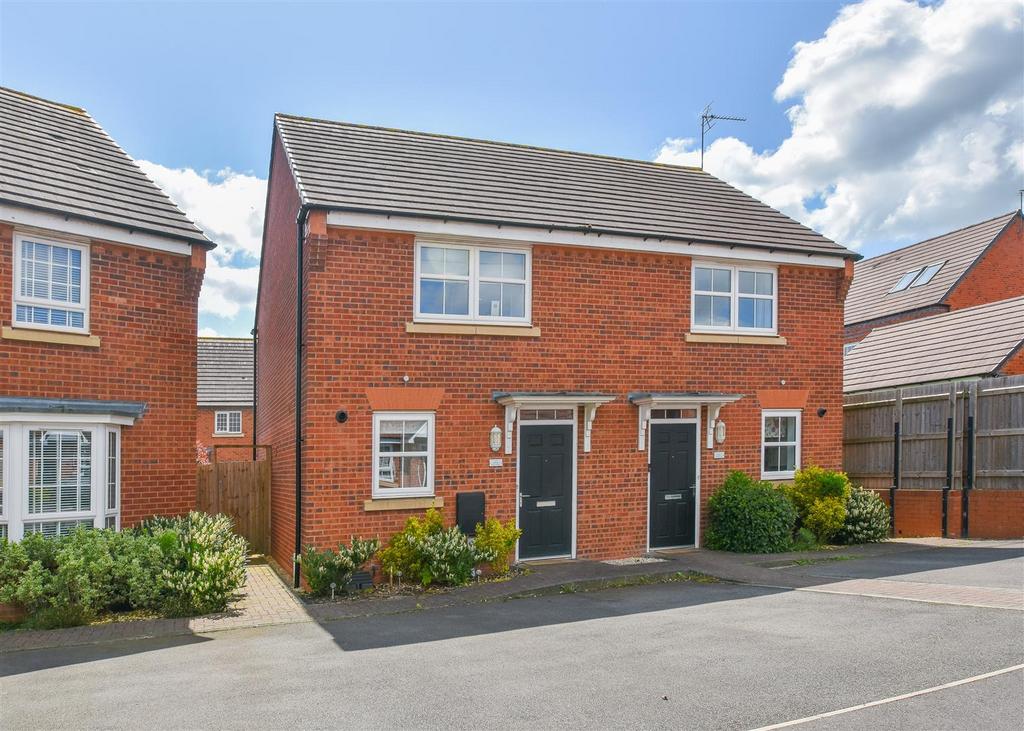 18 Brick Kiln Way, Baggeridge Village 2 bed semidetached house for