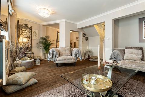 4 bedroom detached house for sale, Beamish Close, North Weald