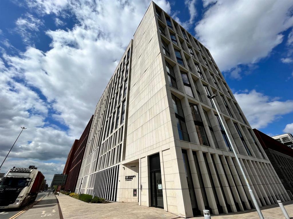1F Spinners Way, Castlefield, Manchester 2 bed apartment to rent £