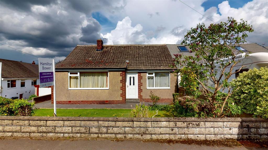 Greencroft Avenue, Northowram, Halifax 3 bed semidetached house for