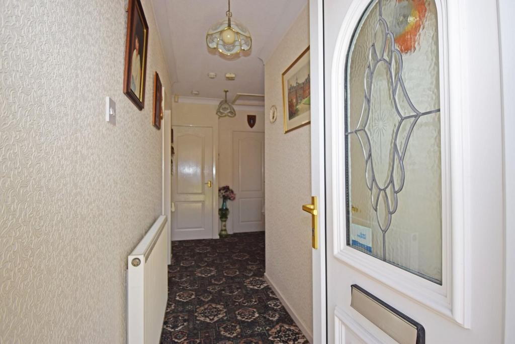 14 Newland Drive, hall.jpg