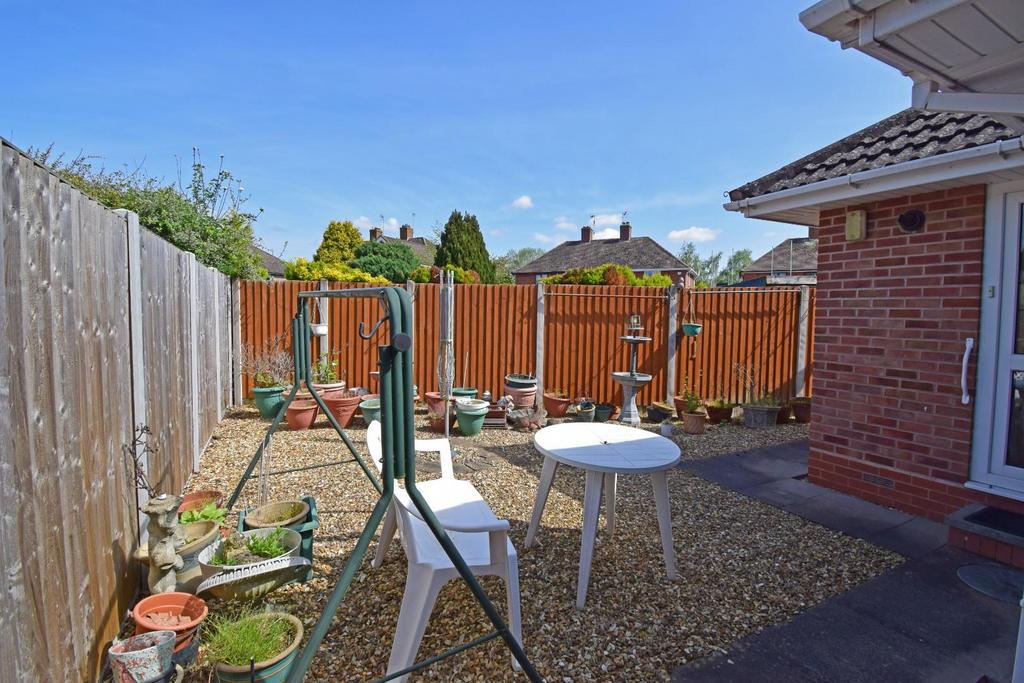 14 Newland Drive, garden a.jpg