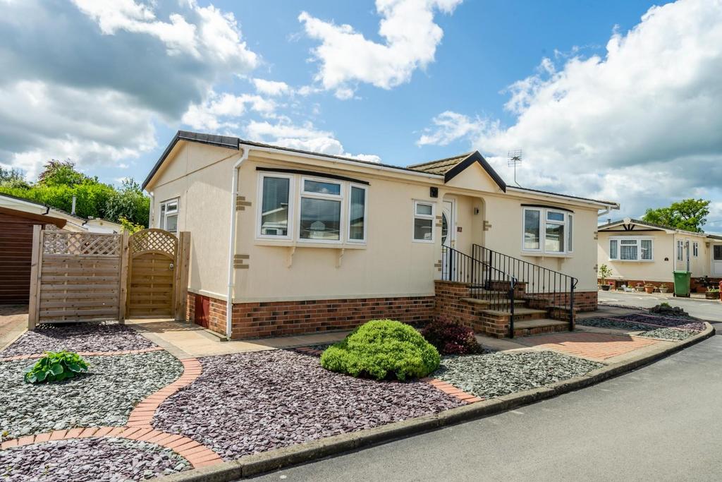 Cherry Tree Drive, Acaster Malbis, York 2 bed detached bungalow for sale £165,000