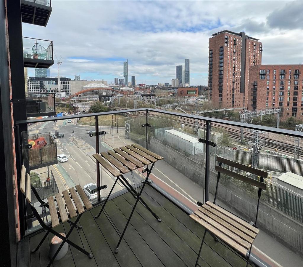 Middlewood Street, Salford 2 bed apartment £1,350 pcm (£312 pw)
