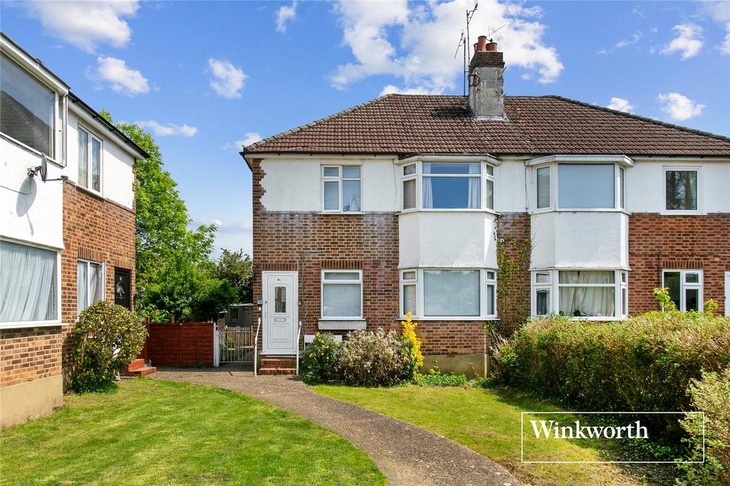 St Marks Close, New EN5 2 bed ground floor flat for sale £369,000