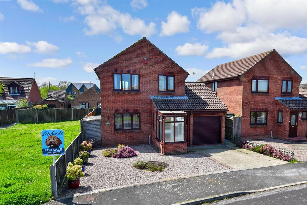 Broadlands Avenue, New Romney, Kent 3 bed detached house for sale £