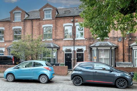 Flat 2, 31 Sansome Walk, Worcester, WR1 1NU