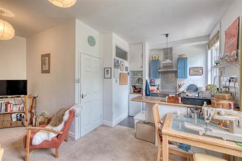 Flat 2, 31 Sansome Walk, Worcester, WR1 1NU