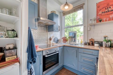 Flat 2, 31 Sansome Walk, Worcester, WR1 1NU