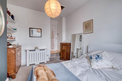 Flat 2, 31 Sansome Walk, Worcester, WR1 1NU