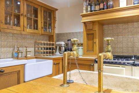4 bedroom cottage for sale - Tithebarn Road, Knowsley, L34