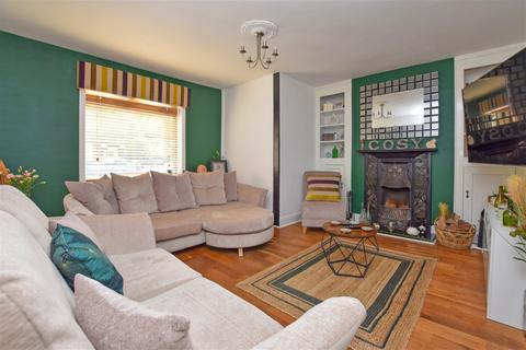 3 bedroom end of terrace house for sale, Main Street, Halton Village