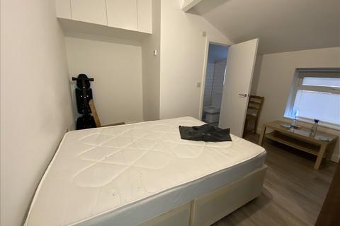1 bedroom maisonette for sale, West Green Road, Turnpike Lane, London, N15