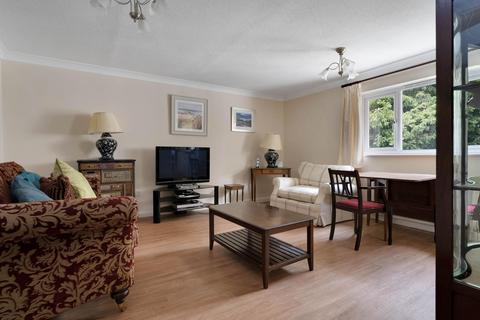 2 bedroom retirement property for sale, Torkington Gardens, Stamford, PE9