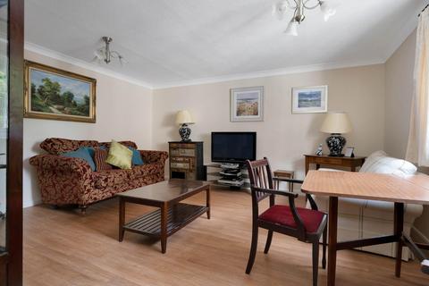 2 bedroom retirement property for sale, Torkington Gardens, Stamford, PE9