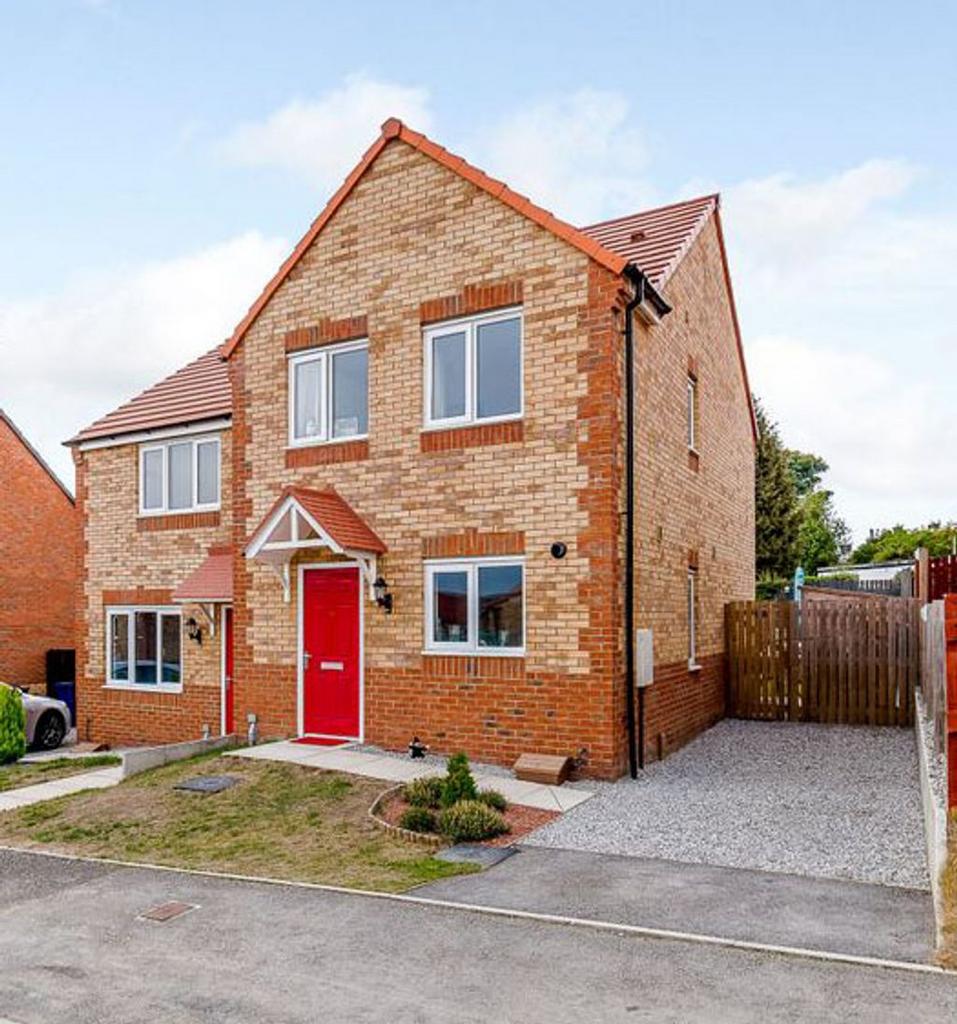 West Moor Croft, Rotherham S63 9FL 3 bed semidetached house £850 pcm
