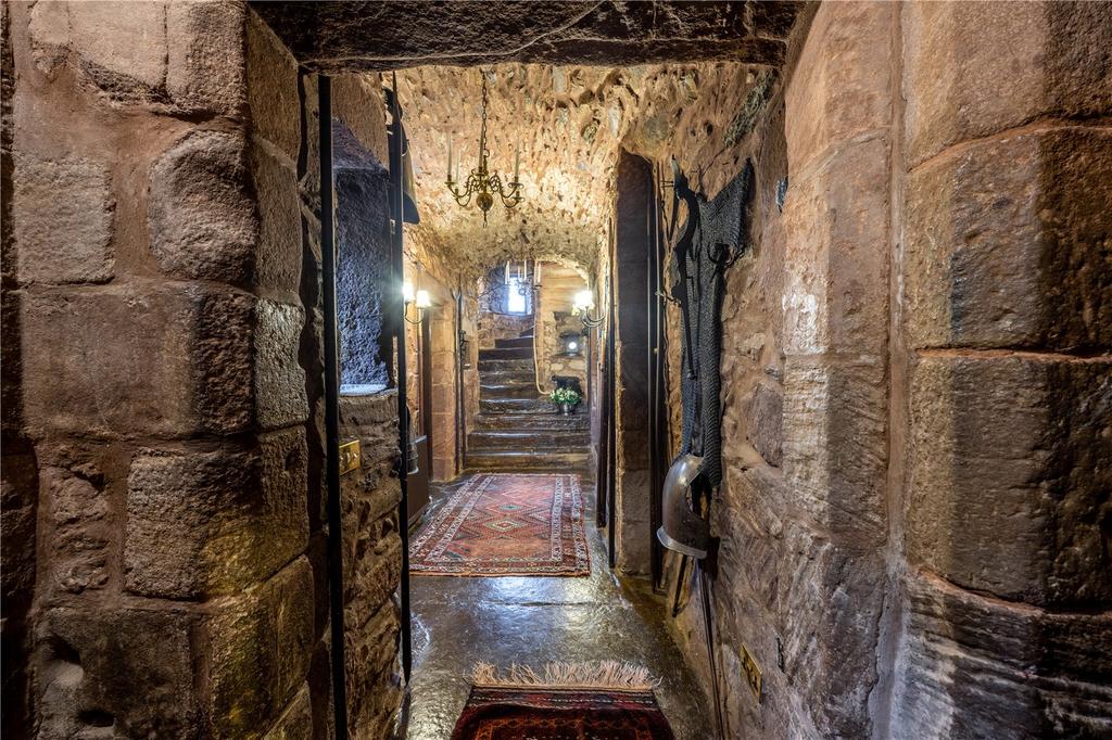 Towie Barclay Castle, Auchterless, Turriff, Aberdeenshire, AB53 9 bed