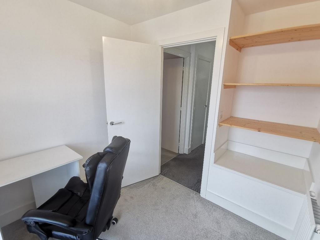 Bedroom 3/office