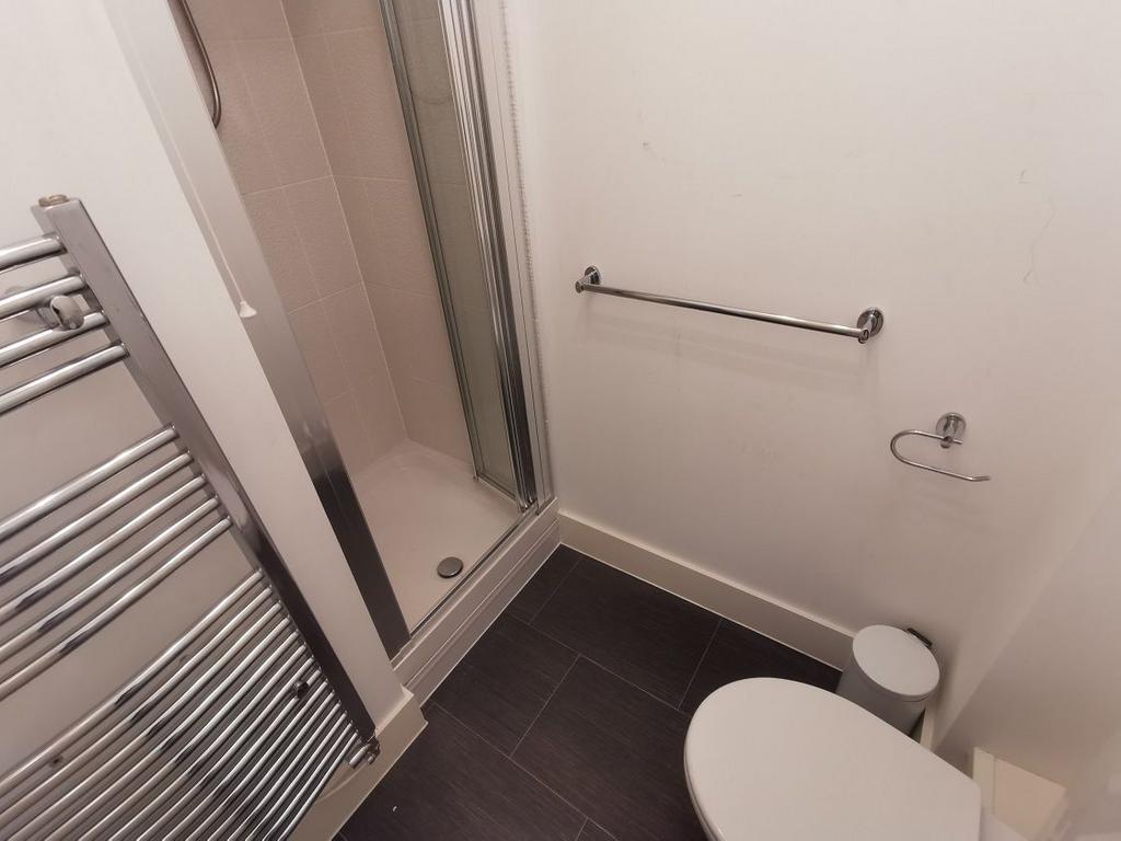 En-suite to master