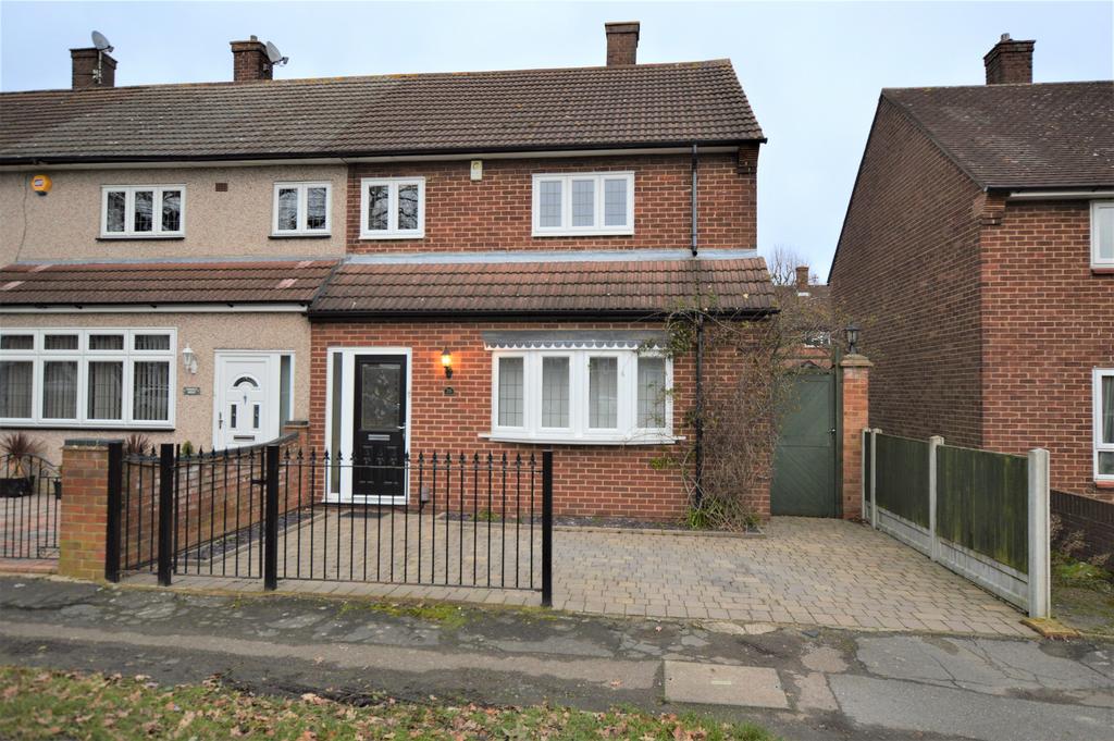Bedale Road, Romford RM3 3 bed semidetached house to rent £1,800 pcm