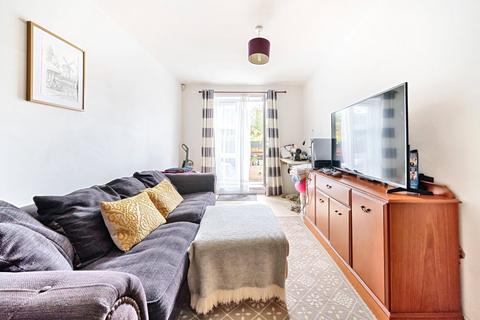 2 bedroom flat for sale, London Road, Kingston Upon Thames, KT2