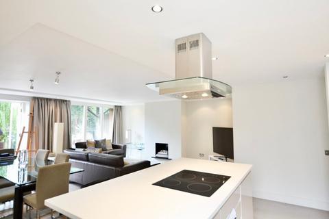 2 bedroom apartment to rent, Cavendish Place, Cavendish Crescent South, Nottingham, Nottinghamshire, NG7 1ED