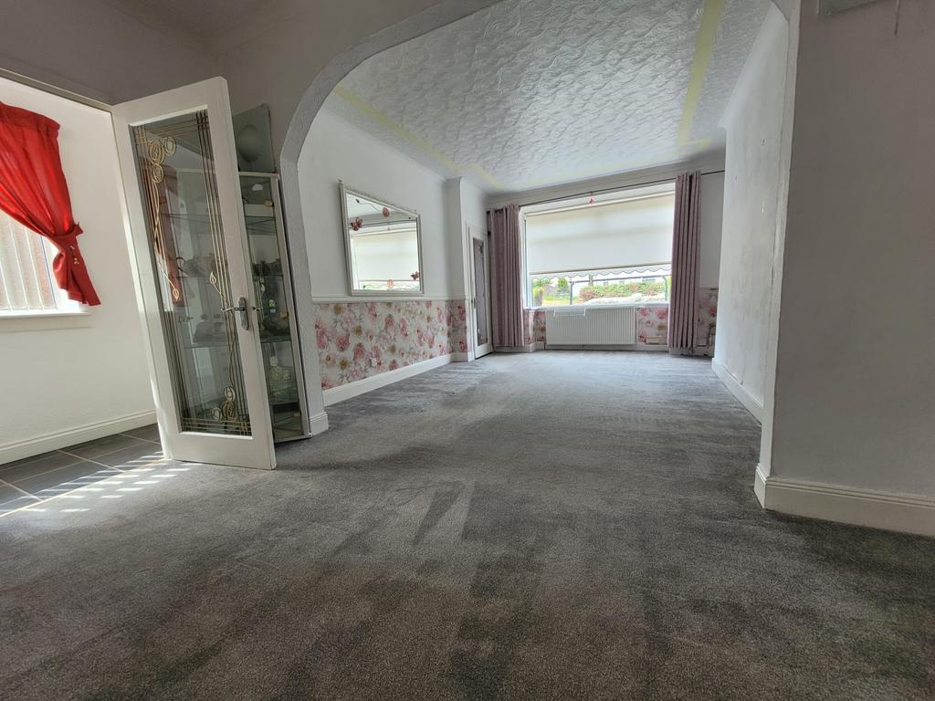 Luss Road, Alexandria G83 2 bed semidetached house for sale £145,000
