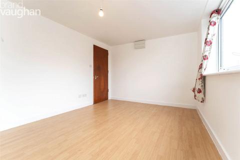 Studio to rent, Railway Road, Newhaven, East Sussex, BN9