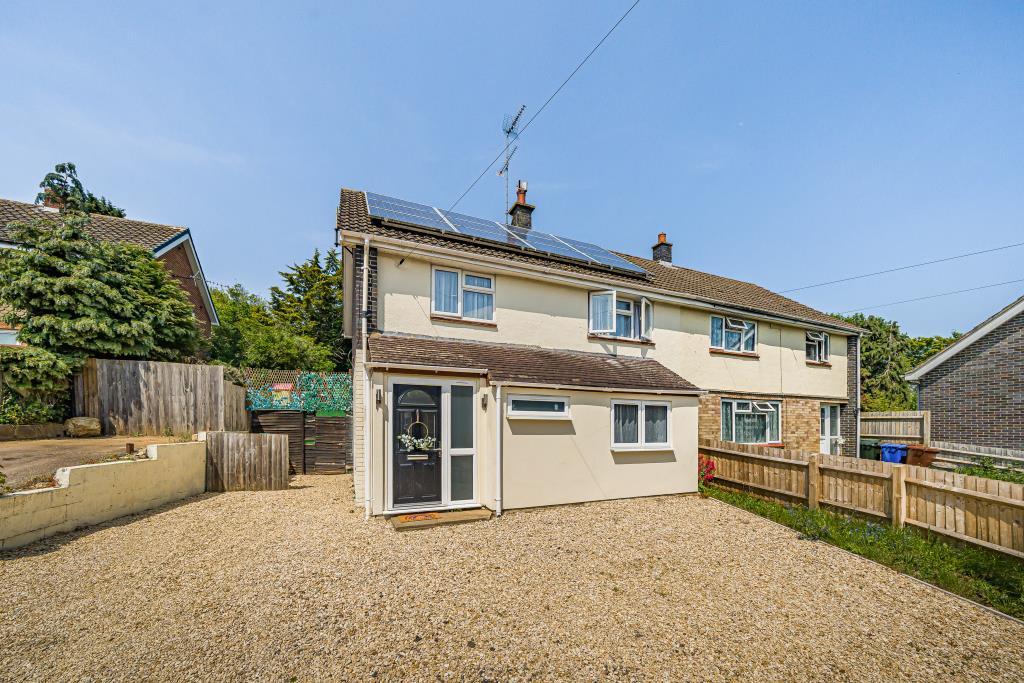 Banbury, Oxfordshire, OX16 4 bed semidetached house for sale £300,000