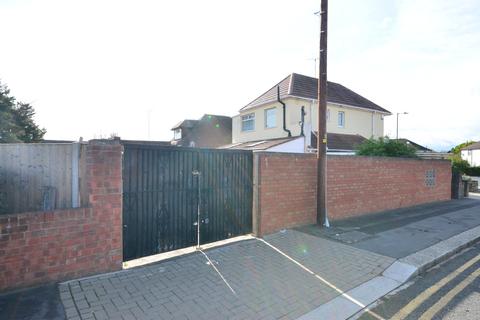2 bedroom detached house for sale - Preston Hill, Harrow