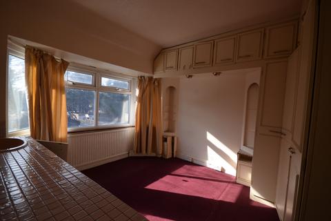 20 Adderley Road, Harrow, HA3 7HT