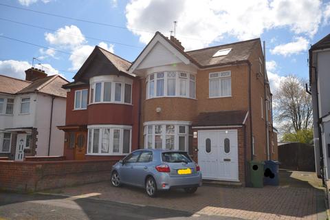 59 Ivanhoe Drive, Harrow, HA3 8QR