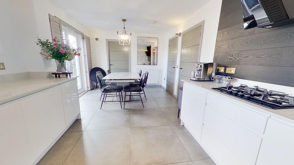 Kitchen/Dining Area